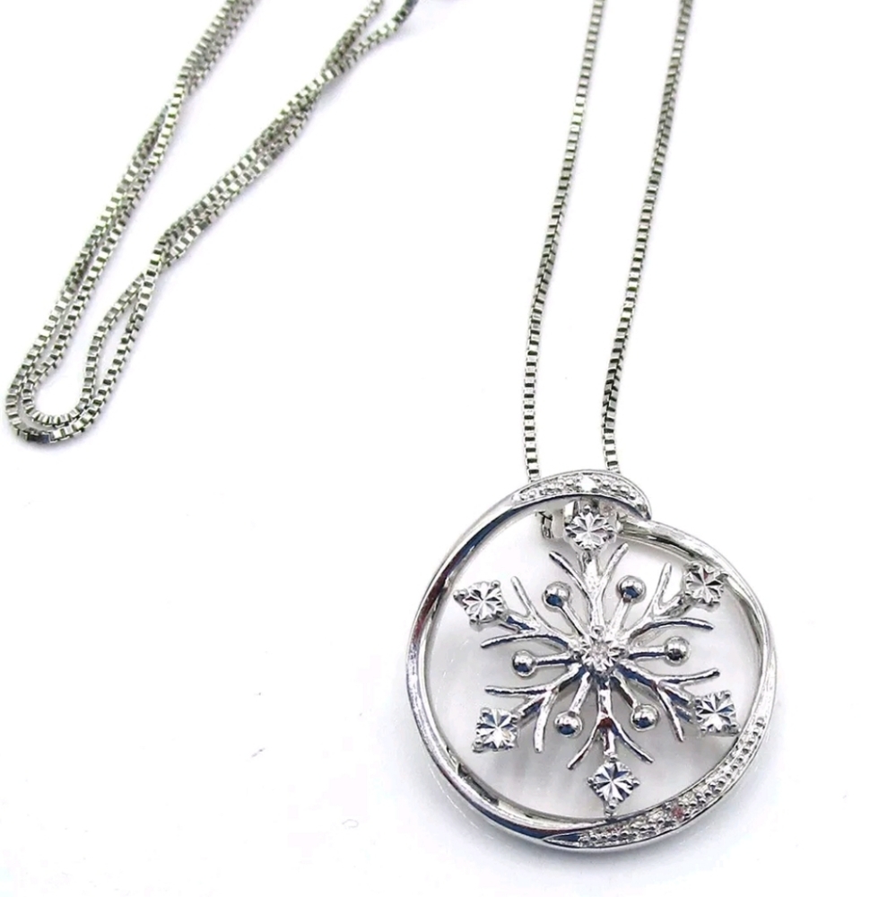925 Sterling Silver Snowflake Diamond Pendant 18"